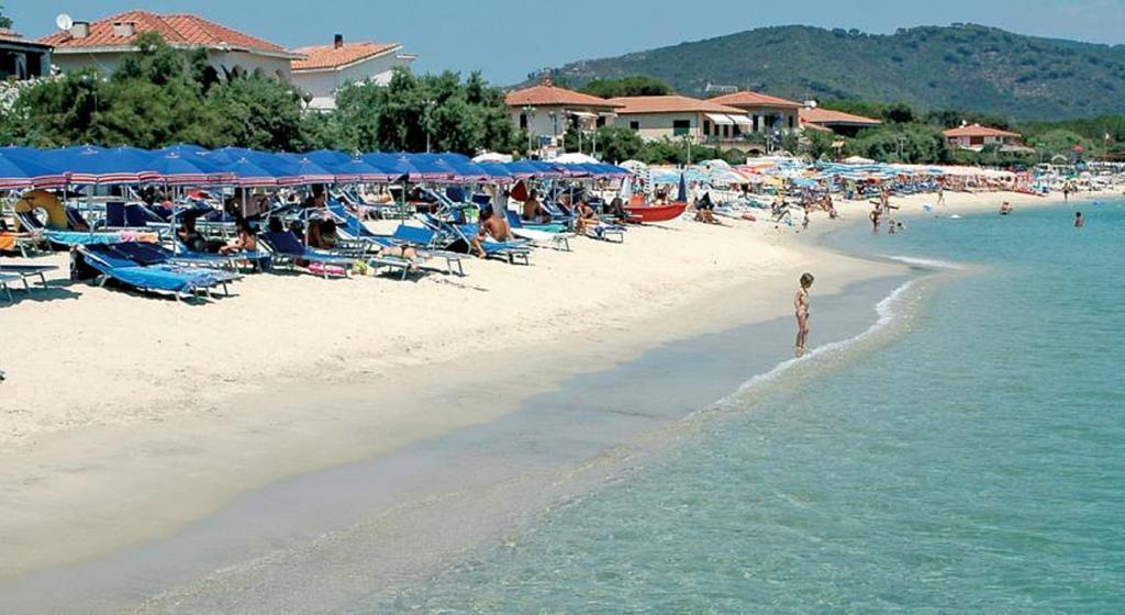 Appartamenti Maricampo By Helloelba Marina di Campo Bagian luar foto