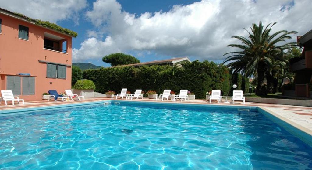 Appartamenti Maricampo By Helloelba Marina di Campo Bagian luar foto