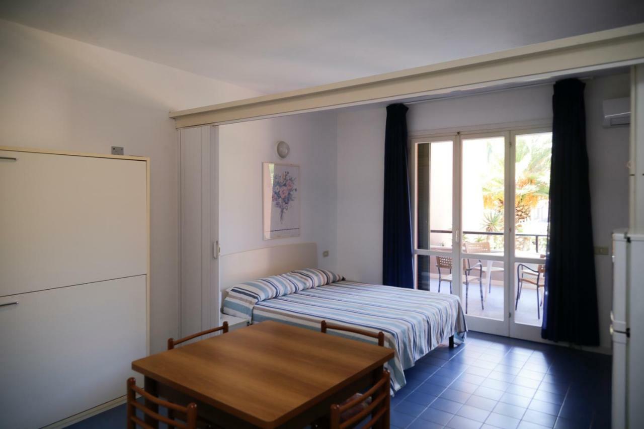 Appartamenti Maricampo By Helloelba Marina di Campo Bagian luar foto
