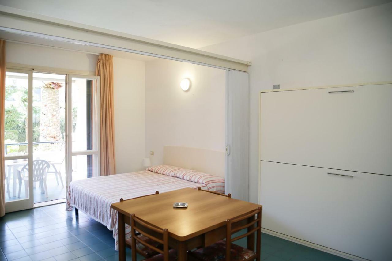 Appartamenti Maricampo By Helloelba Marina di Campo Bagian luar foto