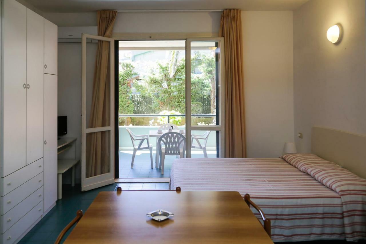 Appartamenti Maricampo By Helloelba Marina di Campo Bagian luar foto